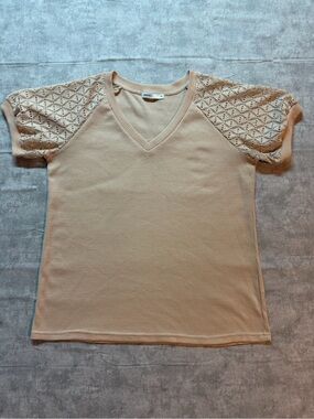 MIHOLL Women's M Beige Solid V-Neck Knit Pullover Lace Short Sleeve T-Shirt